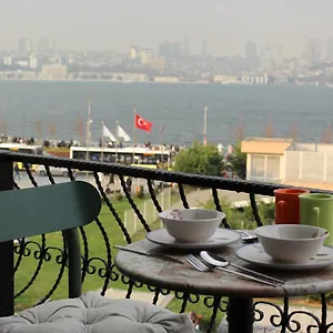 Ueskuedar , Istanbul Turkey