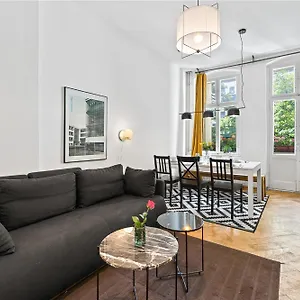 33 Efg Schoenhauser Allee Mit Balkon , Berlin Germany